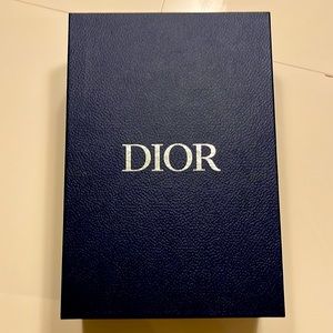 Dior empty shoes box.